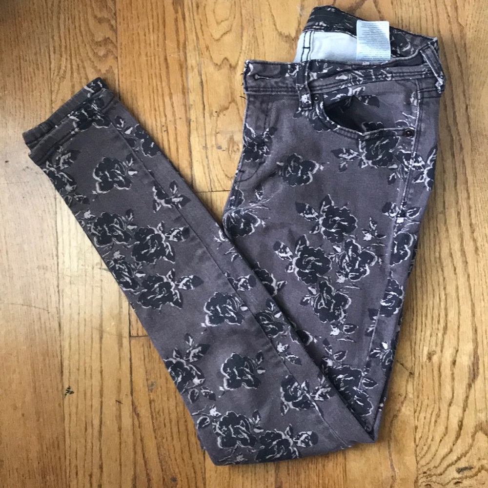 Levi’s Legging Cut Grey and Black Floral Jeans